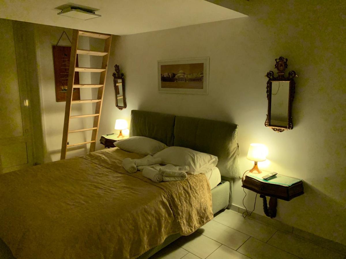 La Casa Di Hoby Apartment Naples Exterior photo